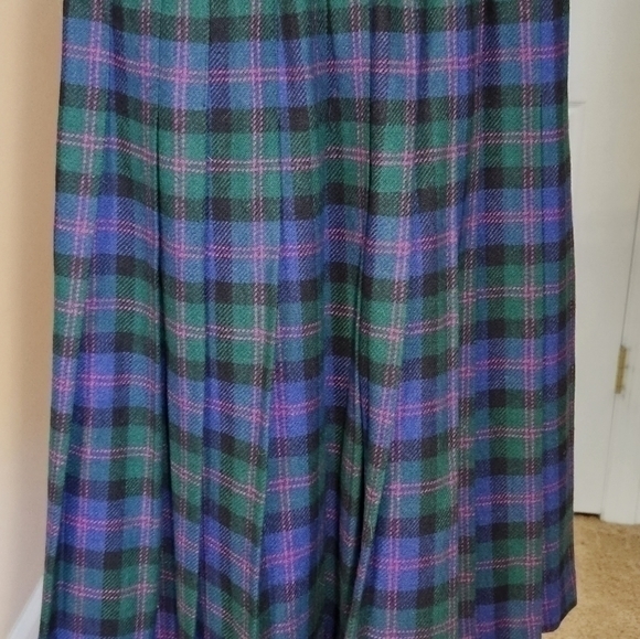 Madison Sz12 Vintage Wool Tartan Wrap Skirt Pleated Back Kilt VTG Modest Tartan - Picture 6 of 10